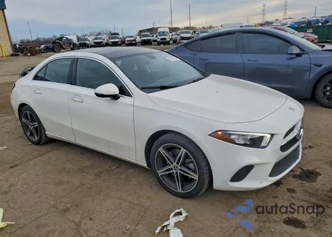 2019 Mercedes-Benz A 220 4Matic z USA, uszkodzony, nr VIN WDD3G4FB0KW006914